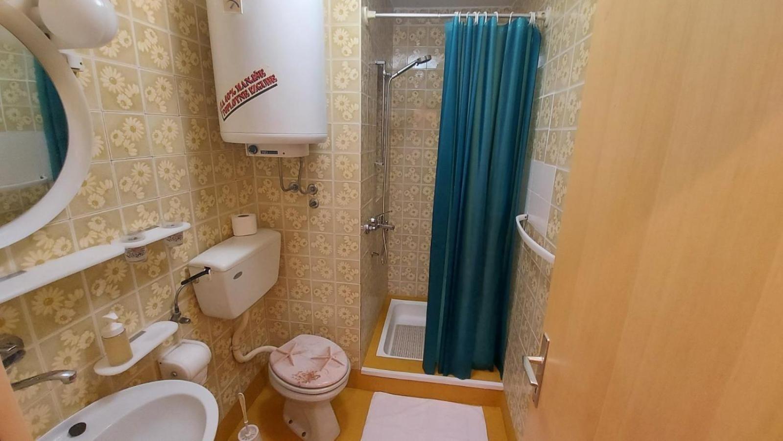 Hotel House Lanterna Pag Pag Town Habitación foto